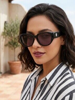 Retro Wildfox Dionne Glossy Black Cat-Eye Sunglasses Heart Shaped Case & Sleeve